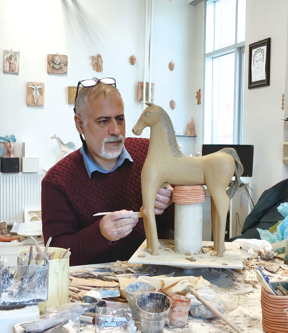 In the 11th China Changchun International Ceramics Symposium Appreciation of Works by Turkish Ceramist Mehmet Çelik——Horse, Horse IV(图文)